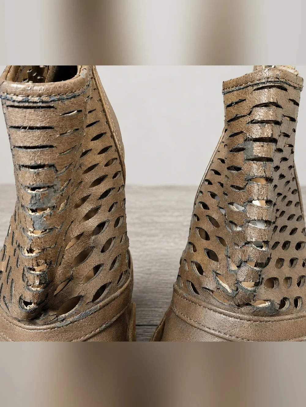 Qupid Taupe Cutout Ankle Booties Size 10 Peep Toe Block Heel Boho